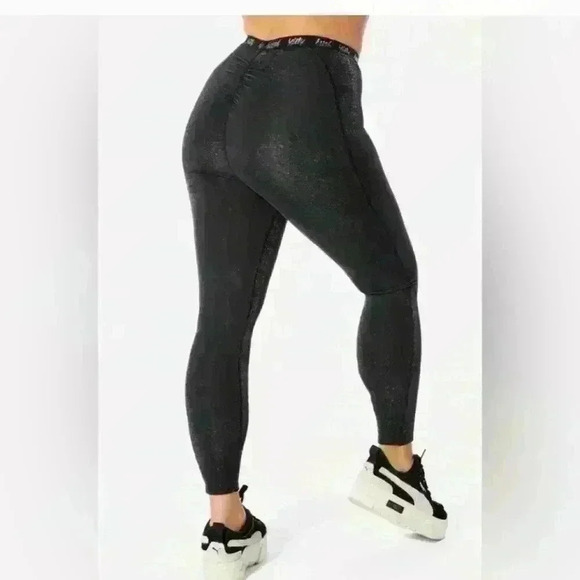 yitty spotlight leggings in size large - Picture 2 of 4